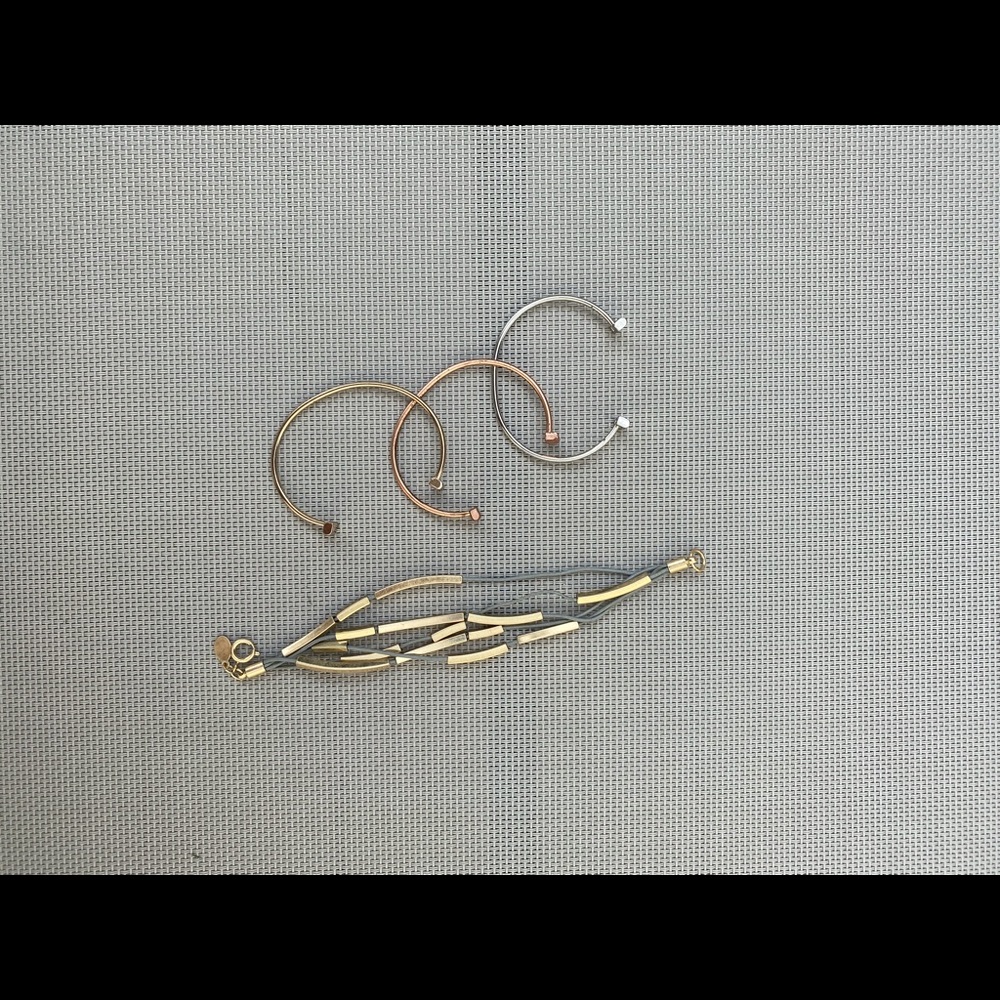 4 bracelets